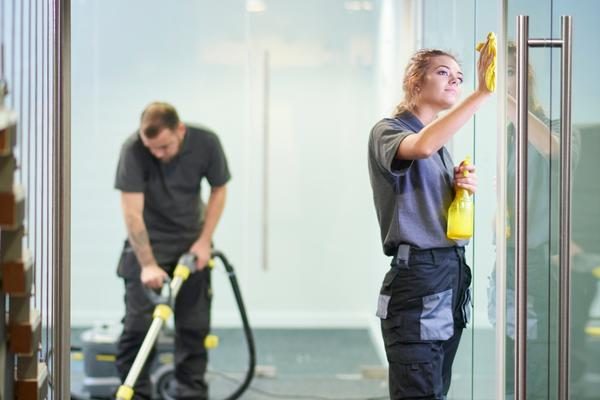 rengøring herning erhvervsrengøring kontorrengøring glasrens serviceaftale